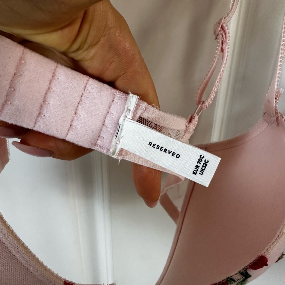 Blush Pink Lingerie Push up brasserie with red strawberry embroidery 32C - Picture 5 of 9